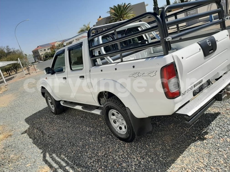 Big with watermark nissan np 300 namibia windhoek 13179