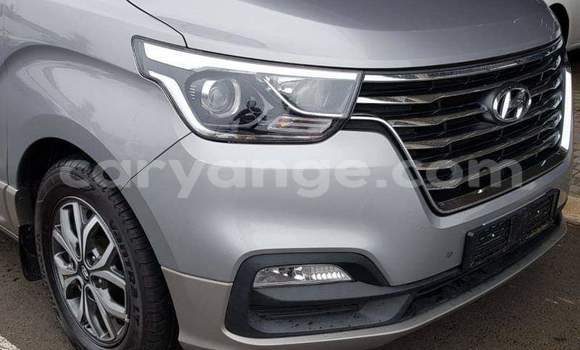 Acheter Occasion Voiture Hyundai H1 Gris à Windhoek, Namibie Acheter Occasion Voiture Hyundai H1 Gris à Windhoek, Namibie