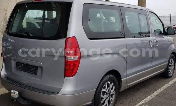 Acheter Occasion Voiture Hyundai H1 Gris à Windhoek, Namibie Acheter Occasion Voiture Hyundai H1 Gris à Windhoek, Namibie