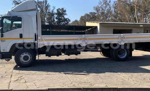 Buy Used Mitsubishi Van White Truck in Grootfontein in Namibia Buy Used Mitsubishi Van White Truck in Grootfontein in Namibia