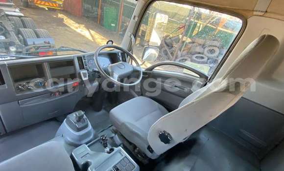 Buy Used Mitsubishi Van White Truck in Grootfontein in Namibia Buy Used Mitsubishi Van White Truck in Grootfontein in Namibia