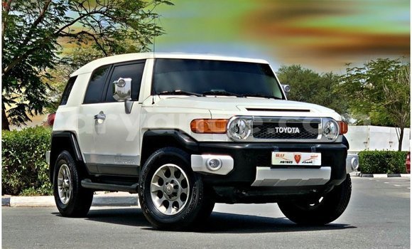 Buy Import Toyota FJ Cruiser White Car in Import - Dubai in Namibia