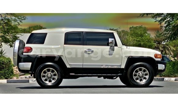 Buy Import Toyota FJ Cruiser White Car in Import - Dubai in Namibia Buy Import Toyota FJ Cruiser White Car in Import - Dubai in Namibia