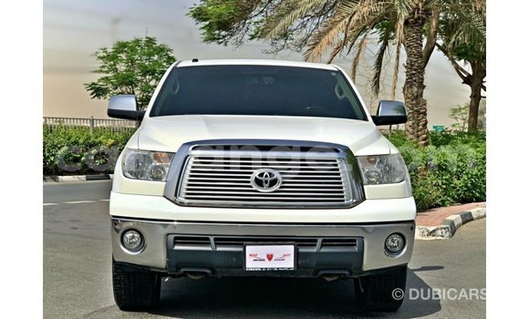 Acheter Import Voiture Toyota Tundra Blanc à Import - Dubai, Namibie Acheter Import Voiture Toyota Tundra Blanc à Import - Dubai, Namibie