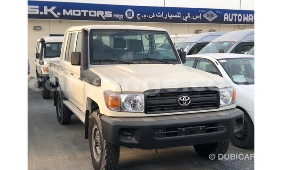 Acheter Import Voiture Toyota Land Cruiser Blanc à Import - Dubai, Namibie Acheter Import Voiture Toyota Land Cruiser Blanc à Import - Dubai, Namibie