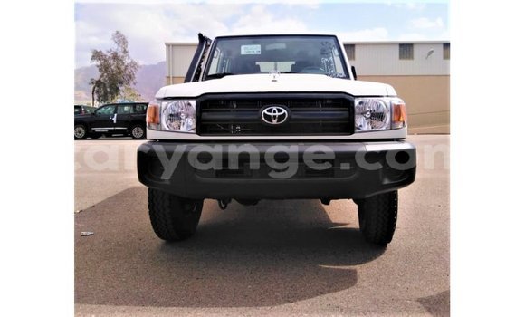 Buy Import Toyota Land Cruiser White Car in Import - Dubai in Namibia