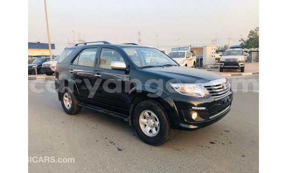 Acheter Import Voiture Toyota Fortuner Noir à Import - Dubai, Namibie Acheter Import Voiture Toyota Fortuner Noir à Import - Dubai, Namibie