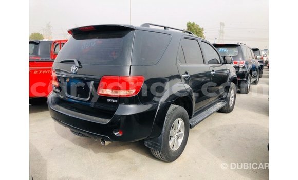 Acheter Import Voiture Toyota Fortuner Noir à Import - Dubai, Namibie Acheter Import Voiture Toyota Fortuner Noir à Import - Dubai, Namibie