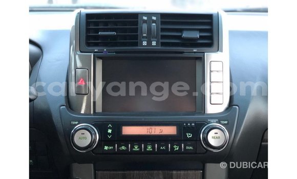 Acheter Import Voiture Toyota Prado Blanc à Import - Dubai, Namibie Acheter Import Voiture Toyota Prado Blanc à Import - Dubai, Namibie