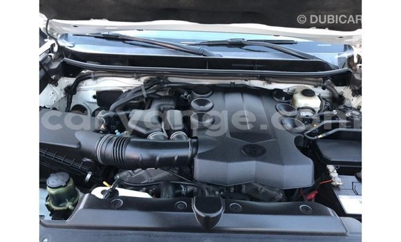 Acheter Import Voiture Toyota Prado Blanc à Import - Dubai, Namibie Acheter Import Voiture Toyota Prado Blanc à Import - Dubai, Namibie