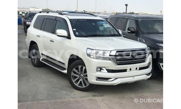 Acheter Import Voiture Toyota Land Cruiser Blanc à Import - Dubai, Namibie Acheter Import Voiture Toyota Land Cruiser Blanc à Import - Dubai, Namibie