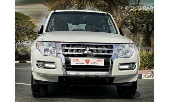 Acheter Import Voiture Mitsubishi Pajero Blanc à Import - Dubai, Namibie Acheter Import Voiture Mitsubishi Pajero Blanc à Import - Dubai, Namibie