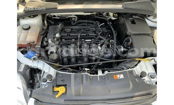 Acheter Import Voiture Ford Focus Blanc à Import - Dubai, Namibie Acheter Import Voiture Ford Focus Blanc à Import - Dubai, Namibie