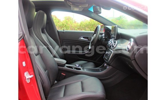 Acheter Import Voiture Mercedes-Benz 250 Rouge à Import - Dubai, Namibie Acheter Import Voiture Mercedes-Benz 250 Rouge à Import - Dubai, Namibie