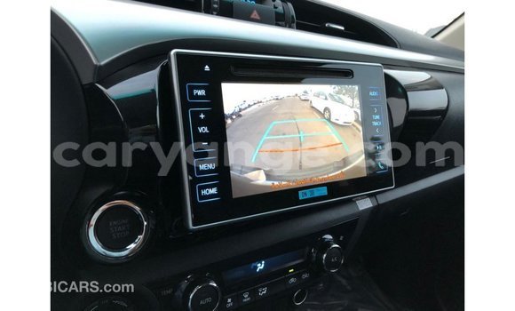 Acheter Import Voiture Toyota Hilux Noir à Import - Dubai, Namibie Acheter Import Voiture Toyota Hilux Noir à Import - Dubai, Namibie