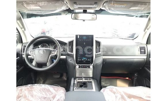 Acheter Import Voiture Toyota Land Cruiser Blanc à Import - Dubai, Namibie Acheter Import Voiture Toyota Land Cruiser Blanc à Import - Dubai, Namibie