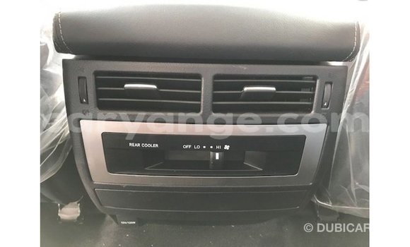 Acheter Import Voiture Toyota Land Cruiser Blanc à Import - Dubai, Namibie Acheter Import Voiture Toyota Land Cruiser Blanc à Import - Dubai, Namibie