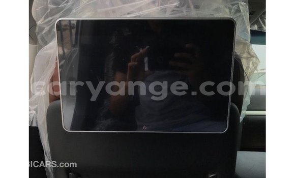 Acheter Import Voiture Toyota Land Cruiser Blanc à Import - Dubai, Namibie Acheter Import Voiture Toyota Land Cruiser Blanc à Import - Dubai, Namibie