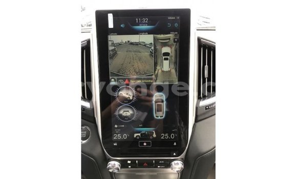 Acheter Import Voiture Toyota Land Cruiser Blanc à Import - Dubai, Namibie Acheter Import Voiture Toyota Land Cruiser Blanc à Import - Dubai, Namibie