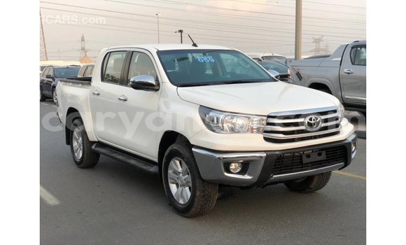 Acheter Import Voiture Toyota Hilux Blanc à Import - Dubai, Namibie Acheter Import Voiture Toyota Hilux Blanc à Import - Dubai, Namibie