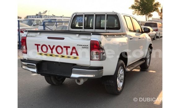 Acheter Import Voiture Toyota Hilux Blanc à Import - Dubai, Namibie Acheter Import Voiture Toyota Hilux Blanc à Import - Dubai, Namibie