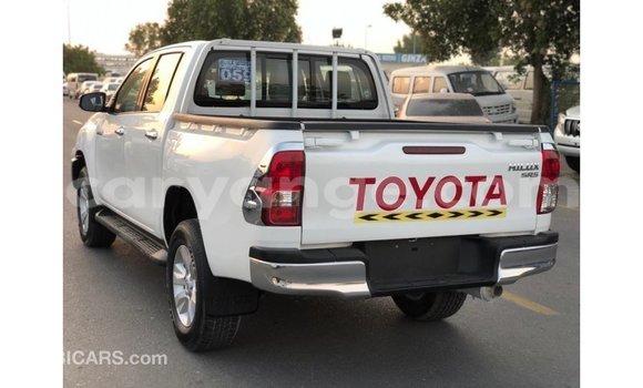 Acheter Import Voiture Toyota Hilux Blanc à Import - Dubai, Namibie Acheter Import Voiture Toyota Hilux Blanc à Import - Dubai, Namibie