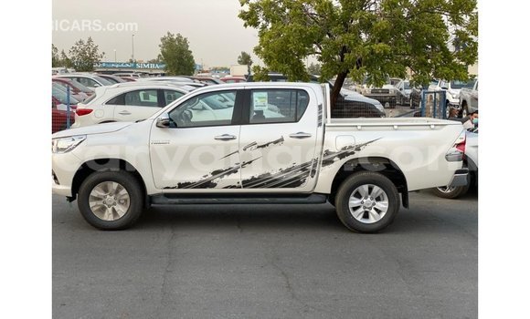 Acheter Import Voiture Toyota Hilux Blanc à Import - Dubai, Namibie Acheter Import Voiture Toyota Hilux Blanc à Import - Dubai, Namibie