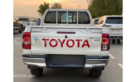 Acheter Import Voiture Toyota Hilux Blanc à Import - Dubai, Namibie Acheter Import Voiture Toyota Hilux Blanc à Import - Dubai, Namibie