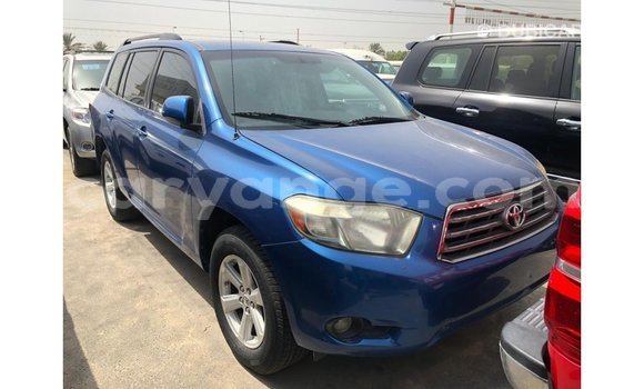 Acheter Import Voiture Toyota Highlander Bleu à Import - Dubai, Namibie Acheter Import Voiture Toyota Highlander Bleu à Import - Dubai, Namibie