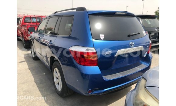 Acheter Import Voiture Toyota Highlander Bleu à Import - Dubai, Namibie Acheter Import Voiture Toyota Highlander Bleu à Import - Dubai, Namibie