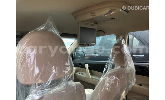 Acheter Import Voiture Toyota Highlander Bleu à Import - Dubai, Namibie Acheter Import Voiture Toyota Highlander Bleu à Import - Dubai, Namibie