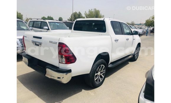 Acheter Import Voiture Toyota Hilux Blanc à Import - Dubai, Namibie Acheter Import Voiture Toyota Hilux Blanc à Import - Dubai, Namibie