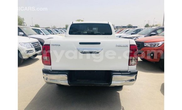 Acheter Import Voiture Toyota Hilux Blanc à Import - Dubai, Namibie Acheter Import Voiture Toyota Hilux Blanc à Import - Dubai, Namibie