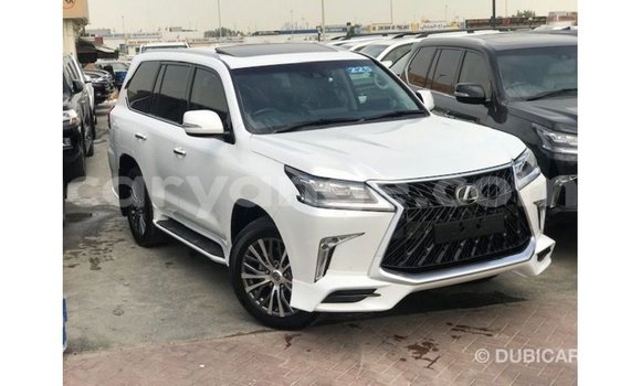 Acheter Import Voiture Lexus LX Blanc à Import - Dubai, Namibie Acheter Import Voiture Lexus LX Blanc à Import - Dubai, Namibie