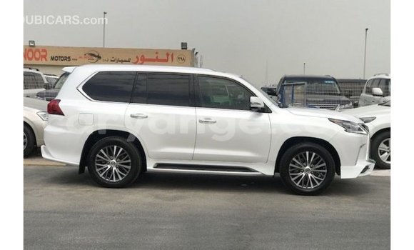 Acheter Import Voiture Lexus LX Blanc à Import - Dubai, Namibie Acheter Import Voiture Lexus LX Blanc à Import - Dubai, Namibie