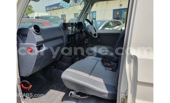 Buy Import Toyota Land Cruiser White Car in Import - Dubai in Namibia Buy Import Toyota Land Cruiser White Car in Import - Dubai in Namibia