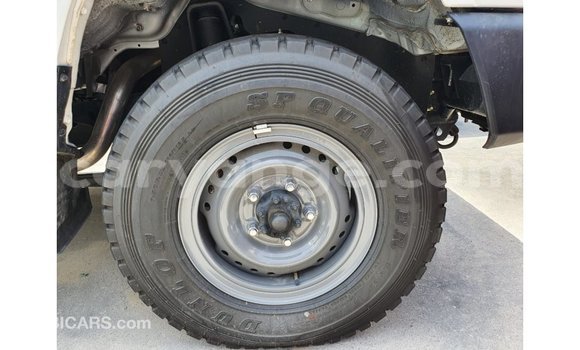 Buy Import Toyota Land Cruiser White Car in Import - Dubai in Namibia Buy Import Toyota Land Cruiser White Car in Import - Dubai in Namibia