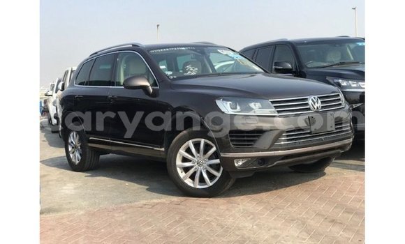 Buy Import Volkswagen Touareg Brown Car in Import - Dubai in Namibia