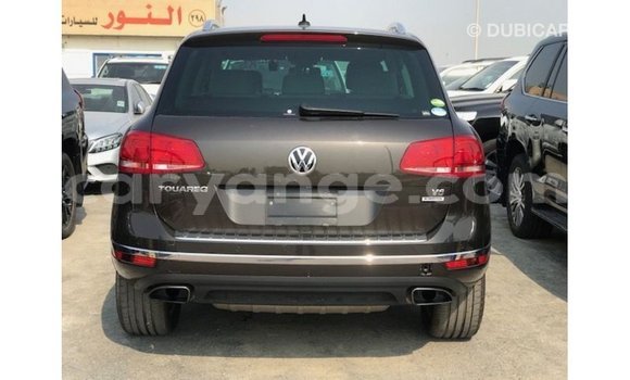 Acheter Import Voiture Volkswagen Touareg Marron à Import - Dubai, Namibie Acheter Import Voiture Volkswagen Touareg Marron à Import - Dubai, Namibie