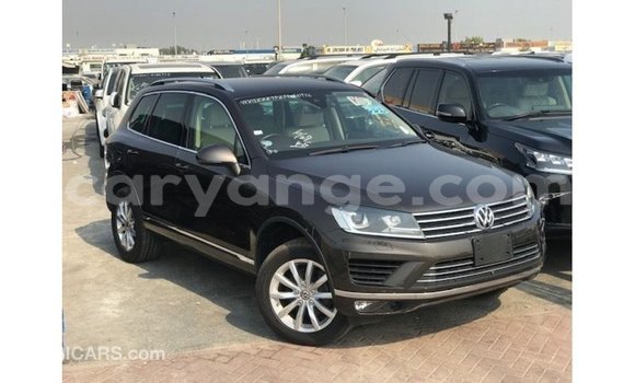 Acheter Import Voiture Volkswagen Touareg Marron à Import - Dubai, Namibie Acheter Import Voiture Volkswagen Touareg Marron à Import - Dubai, Namibie