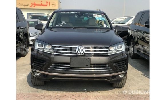 Acheter Import Voiture Volkswagen Touareg Marron à Import - Dubai, Namibie Acheter Import Voiture Volkswagen Touareg Marron à Import - Dubai, Namibie