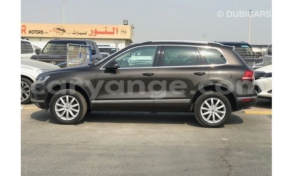 Acheter Import Voiture Volkswagen Touareg Marron à Import - Dubai, Namibie Acheter Import Voiture Volkswagen Touareg Marron à Import - Dubai, Namibie
