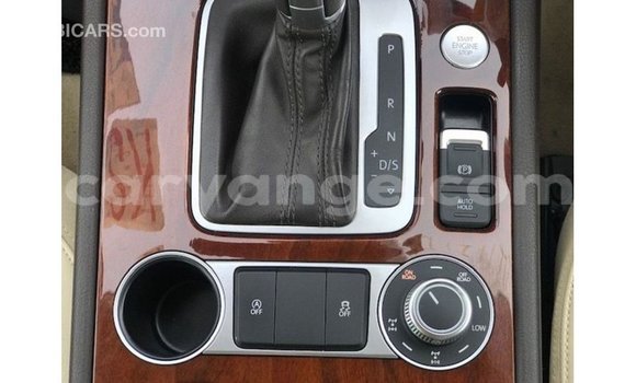 Acheter Import Voiture Volkswagen Touareg Marron à Import - Dubai, Namibie Acheter Import Voiture Volkswagen Touareg Marron à Import - Dubai, Namibie