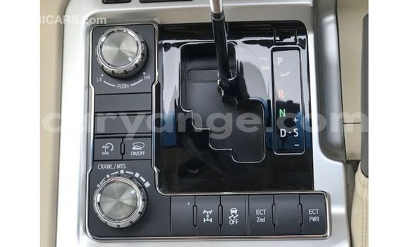 Acheter Import Voiture Toyota Land Cruiser Rouge à Import - Dubai, Namibie Acheter Import Voiture Toyota Land Cruiser Rouge à Import - Dubai, Namibie