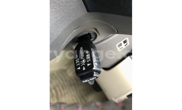 Acheter Import Voiture Toyota Land Cruiser Rouge à Import - Dubai, Namibie Acheter Import Voiture Toyota Land Cruiser Rouge à Import - Dubai, Namibie