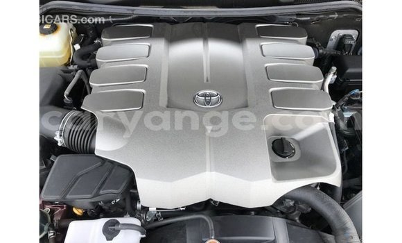 Acheter Import Voiture Toyota Land Cruiser Rouge à Import - Dubai, Namibie Acheter Import Voiture Toyota Land Cruiser Rouge à Import - Dubai, Namibie