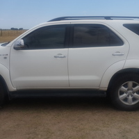 Medium toyota fortuner